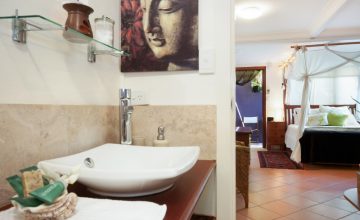Studio-Bathroom